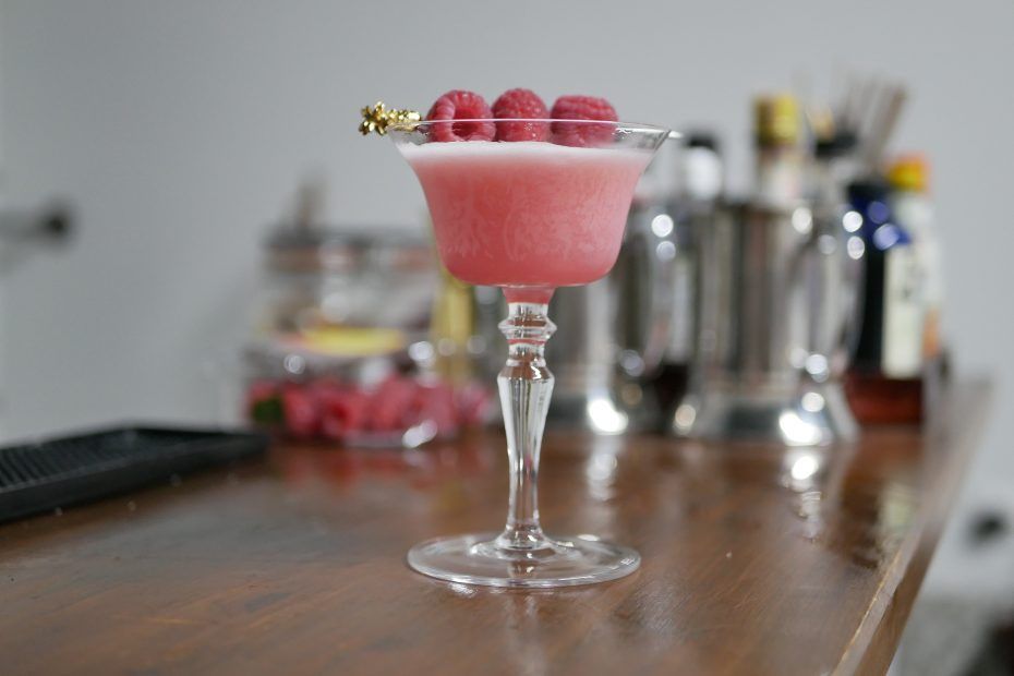 cómo preparar un Cosmopolitan escuela de coctelería valencia