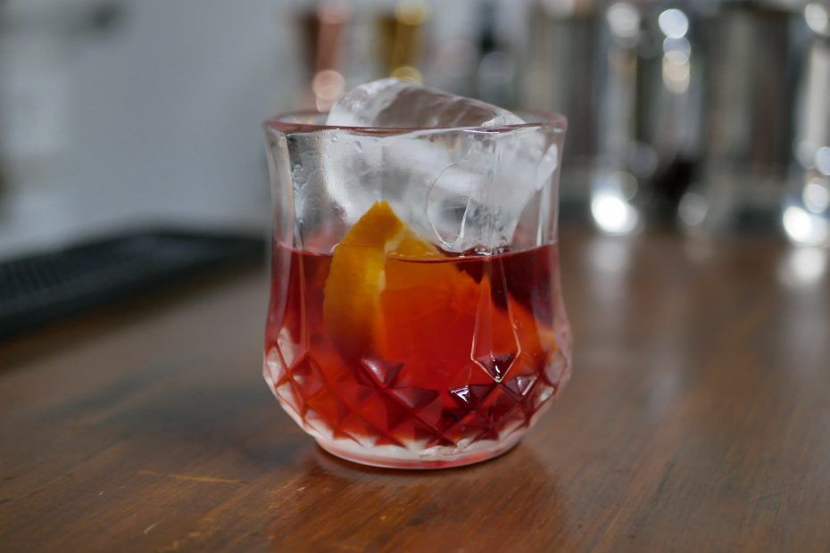 como preparar el coctel Negroni en Valencia